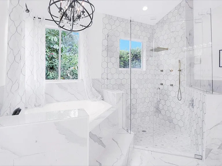 15835 Meadow Wood Dr — Photo 29