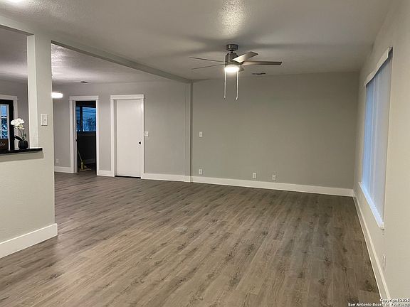5th image of 214 CORONET ST