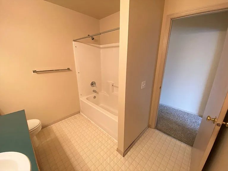 406 E Helena Ave. — Photo 22