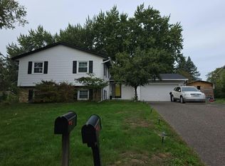 2879 Bartelmy Ln, Saint Paul, MN 55109