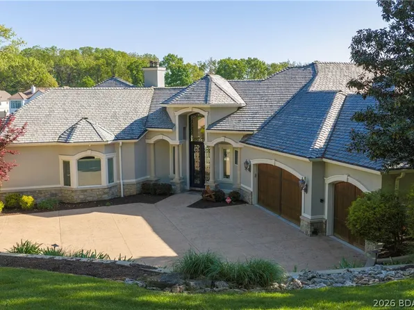 1161 Via Appia Dr, Sunrise Beach, MO 65079