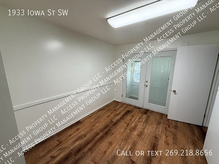 1933 Iowa St SW — Photo 8