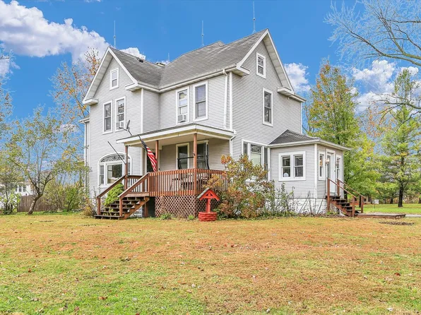 227 E Walnut St, Piper City, IL 60959