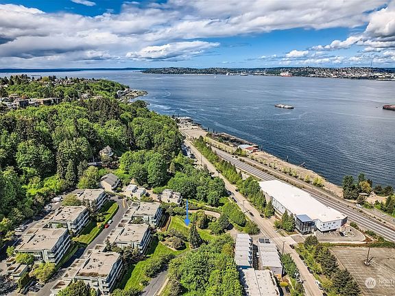 The view of Elliott Bay>