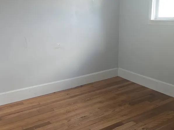 (undisclosed Address), Lynn, MA 01902