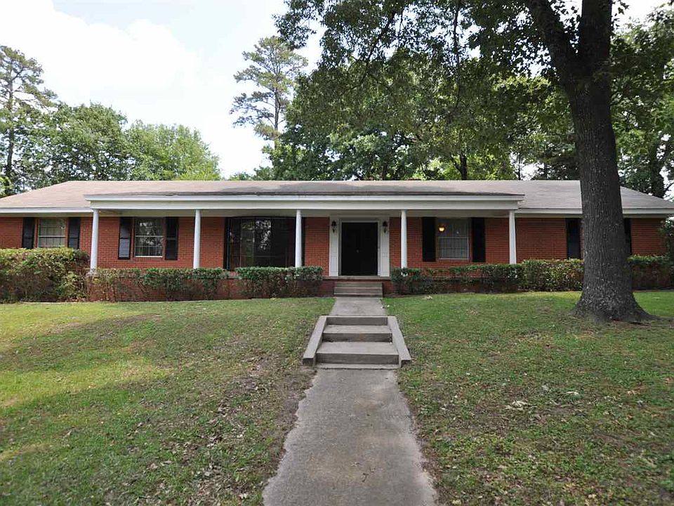 1st image of 100 Pinecrest Dr