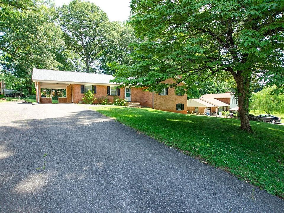 1st image of 302 Woodway Dr
