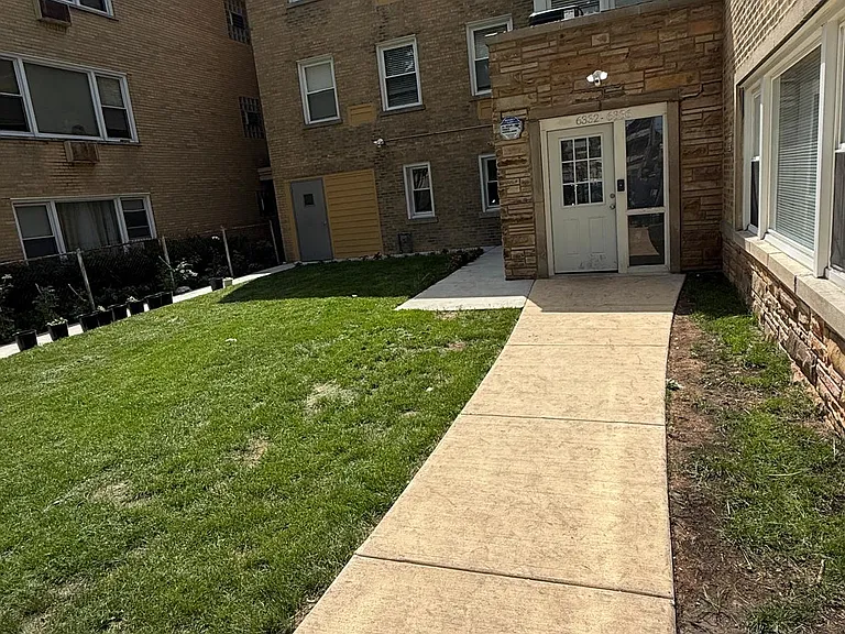 6336 N Mozart St #1 — Photo 12