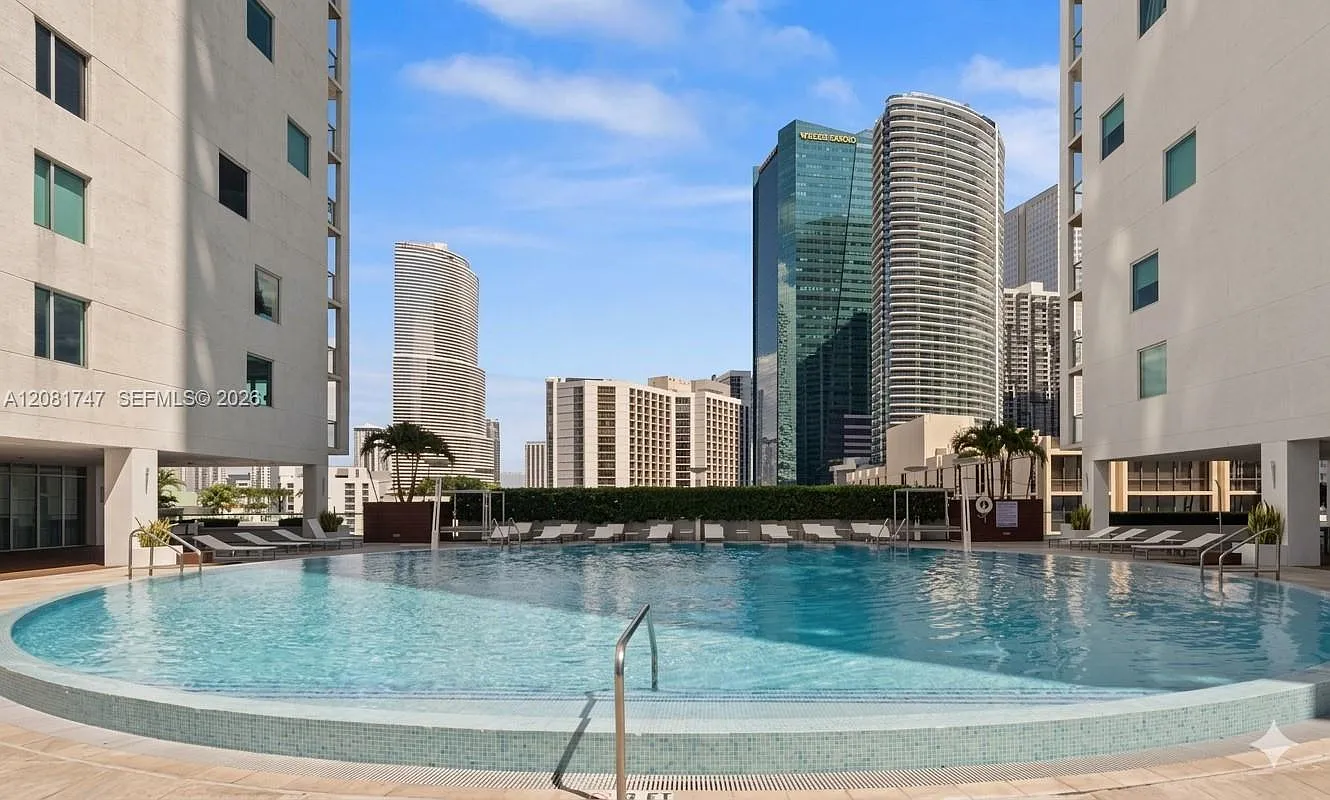 500 Brickell East Condo — Photo 2