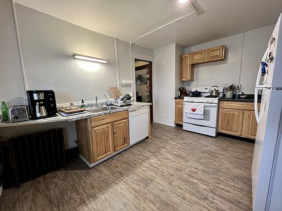 3rd image of 134-138 E Spencer St #14040239