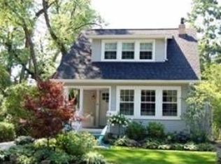 302 Elmwood Rd, Bay Village, OH 44140