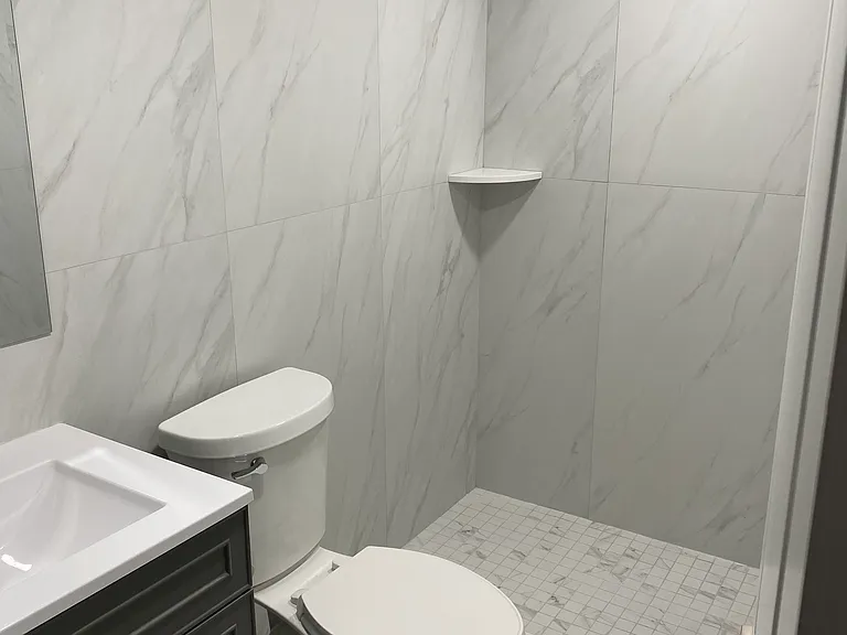 374 Hampton Pl — Photo 13