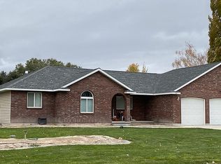 521 Riverside Dr, Burley, ID 83318