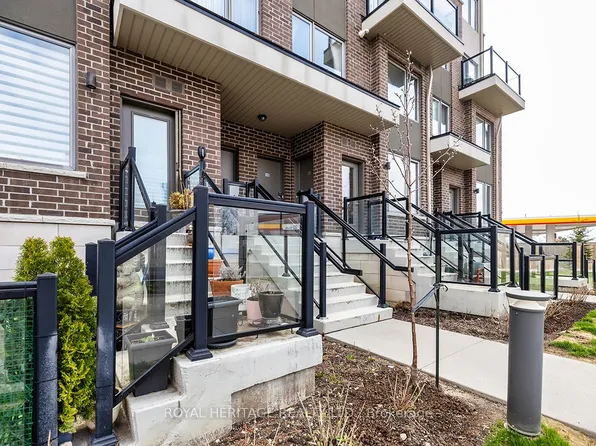 1460 Whites Rd #413, Pickering, ON L1V 0E8