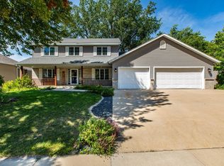 1011 Southern Woods Pl SW, Rochester, MN 55902