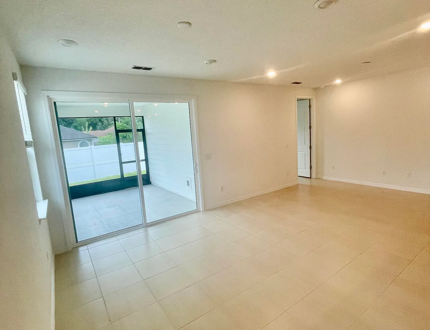 4 bed, 2.0 bath, 1510 sqft, $2,100 — Photo 3