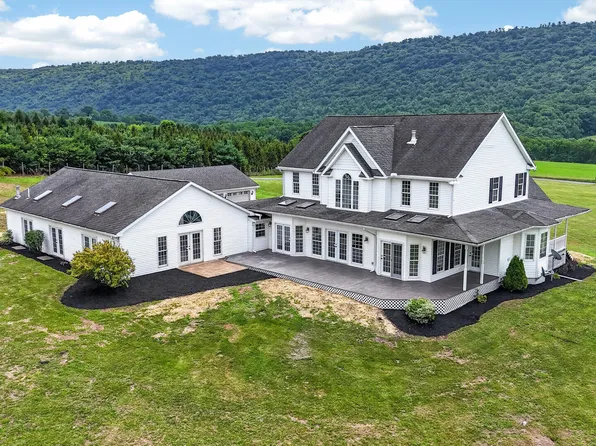 2709 Mahantongo Creek Rd, Dalmatia, PA 17017