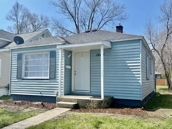 1845 Wood St, Muskegon, MI 49442