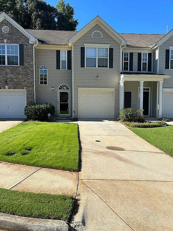 3 bed, 1550 sqft, $1,848 — Photo 2