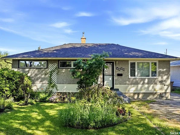 4523 England Road, Regina, SK S4R 4P6