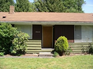 15832 11th Ave NE, Seattle, WA 98155