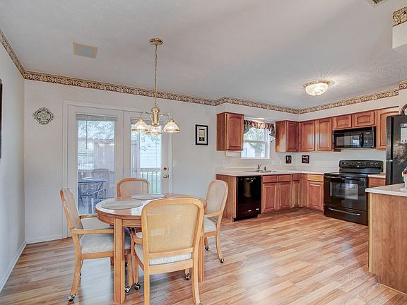 4th image of 513 Chauncy St