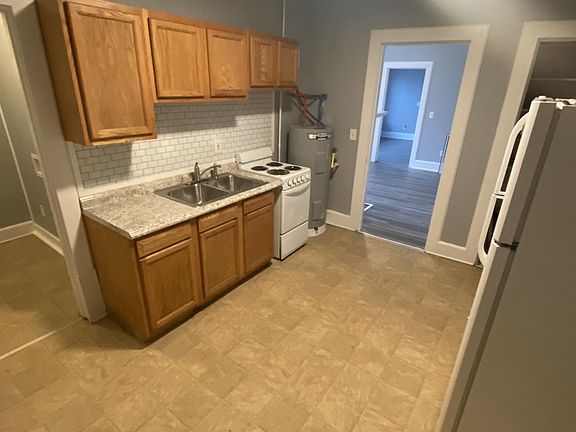 3rd image of 219 Wallace Ave #219