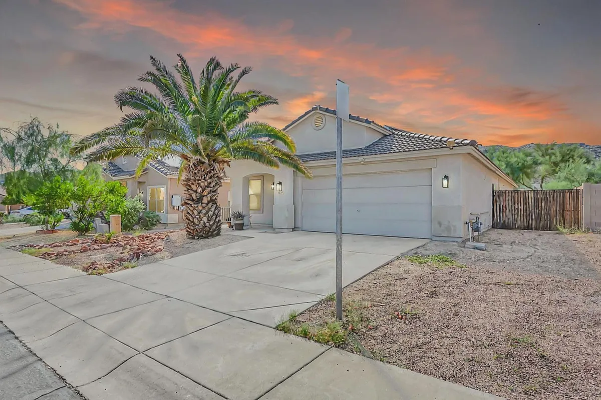 Building Photo - 1125 E Milada Dr
