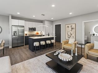 656 Saratoga St #204, Boston, MA 02128