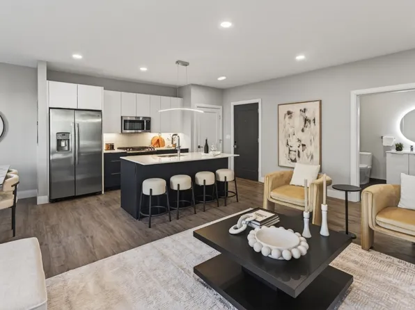 656 Saratoga St #204, Boston, MA 02128