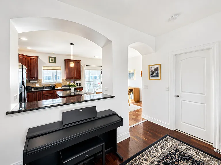 120 Lakeshore Dr #120 — Photo 9