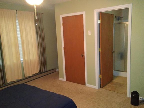 4th image of 69 Chateau Ln