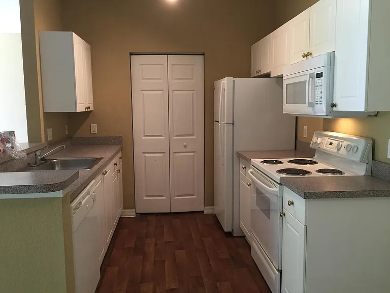 860 Grand Regency Point — Photo 12