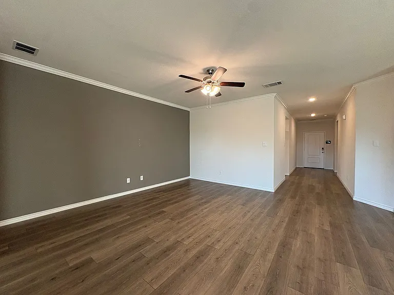 610 Union Dr — Photo 17