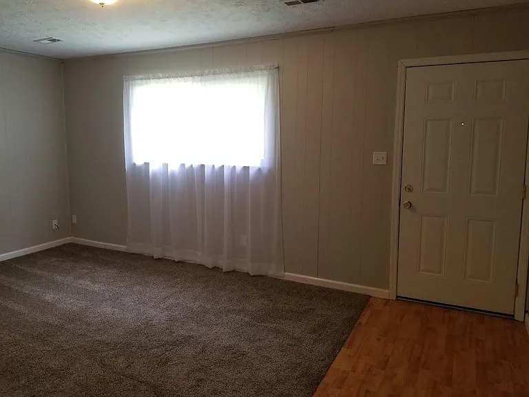 7811 Thompson School Rd — Photo 2