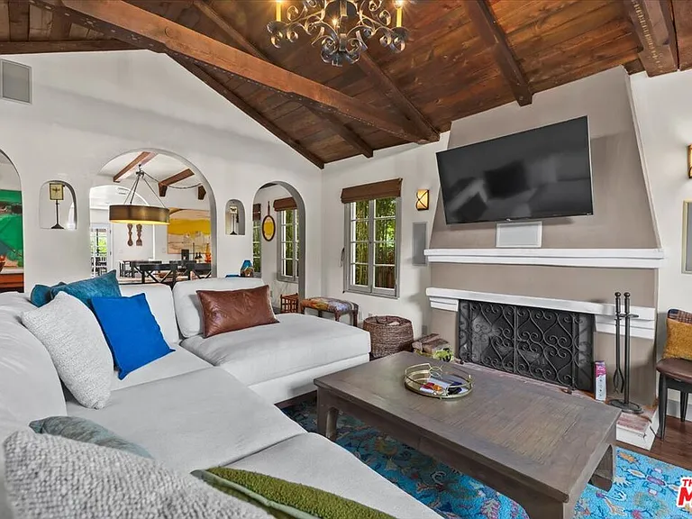 9002 Norma Pl — Photo 3