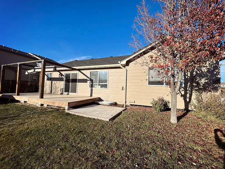 990 Emerald Dr — Photo 16