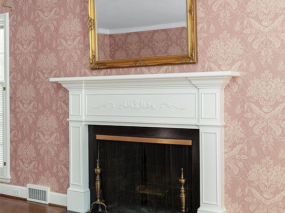 5th image of 636 Middlesex Rd