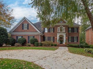 3915 Rosebriar Ln, Winston Salem, NC 27106