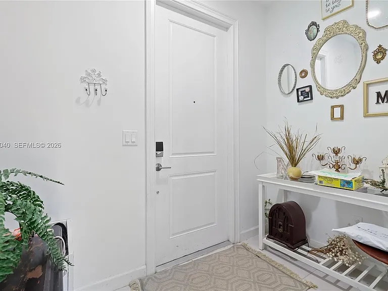 2014 Sugar Maple Dr #2014 — Photo 4