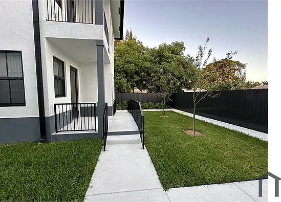 10570 SW 177th St — Photo 40