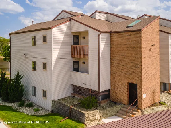 1555 W Pond Dr #20, Okemos, MI 48864