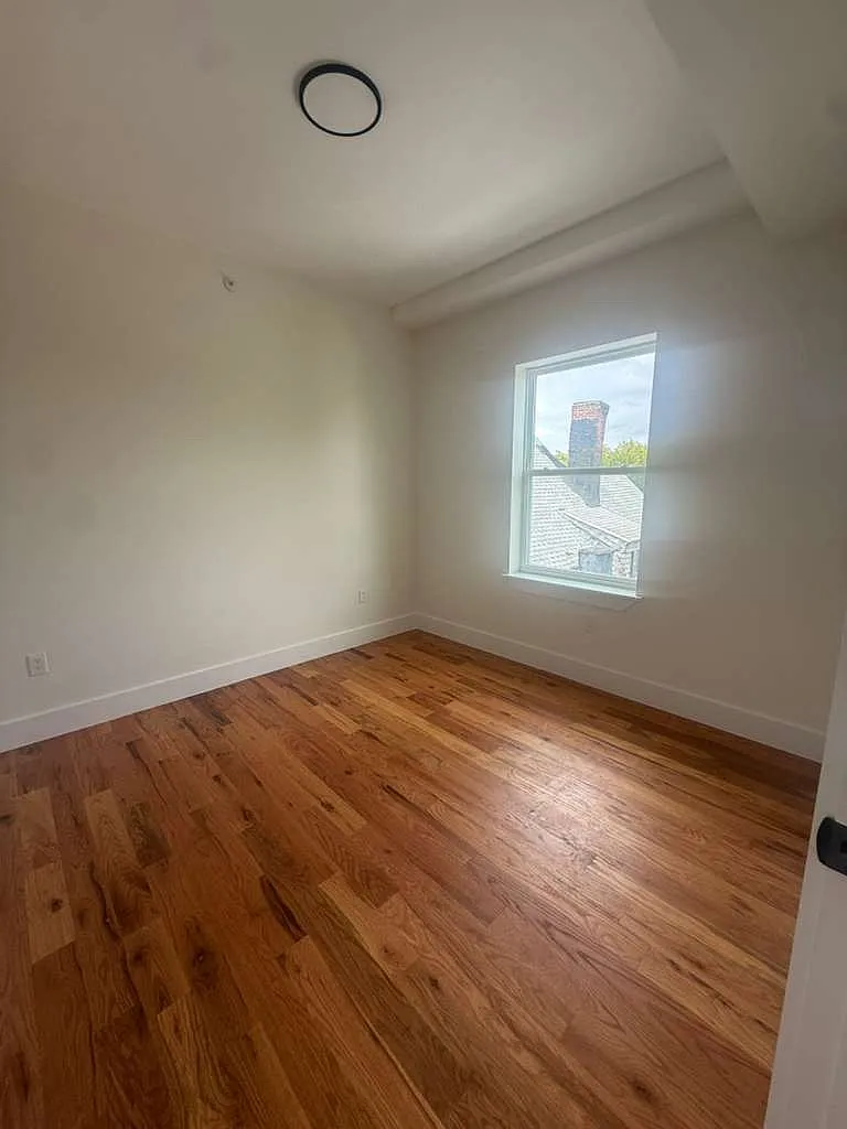 4 bed, $3,000 — Photo 3