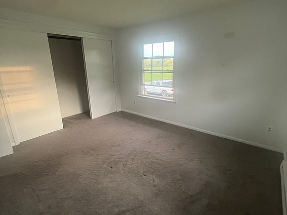 5th image of 172 Lantern Dr APT 3