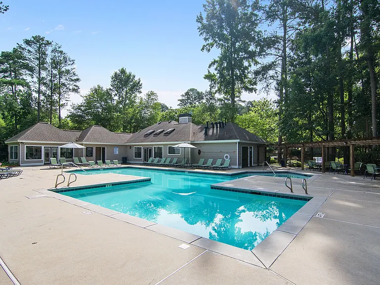 Grove Parkview — Photo 9