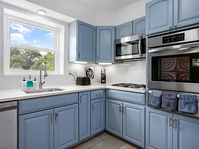 9724 Admiralty Dr — Photo 12