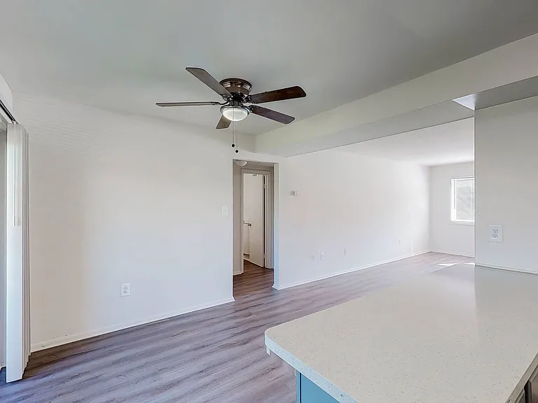 Eastdale Apartments — Photo 12