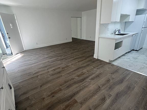 5th image of 11969 Kiowa Ave APT 11