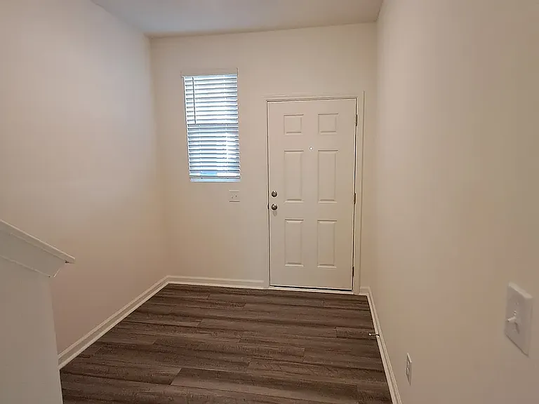 2053 Trailside Dr — Photo 2