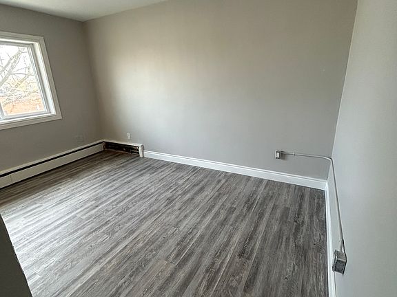 4th image of 385 Melvin Ave #307